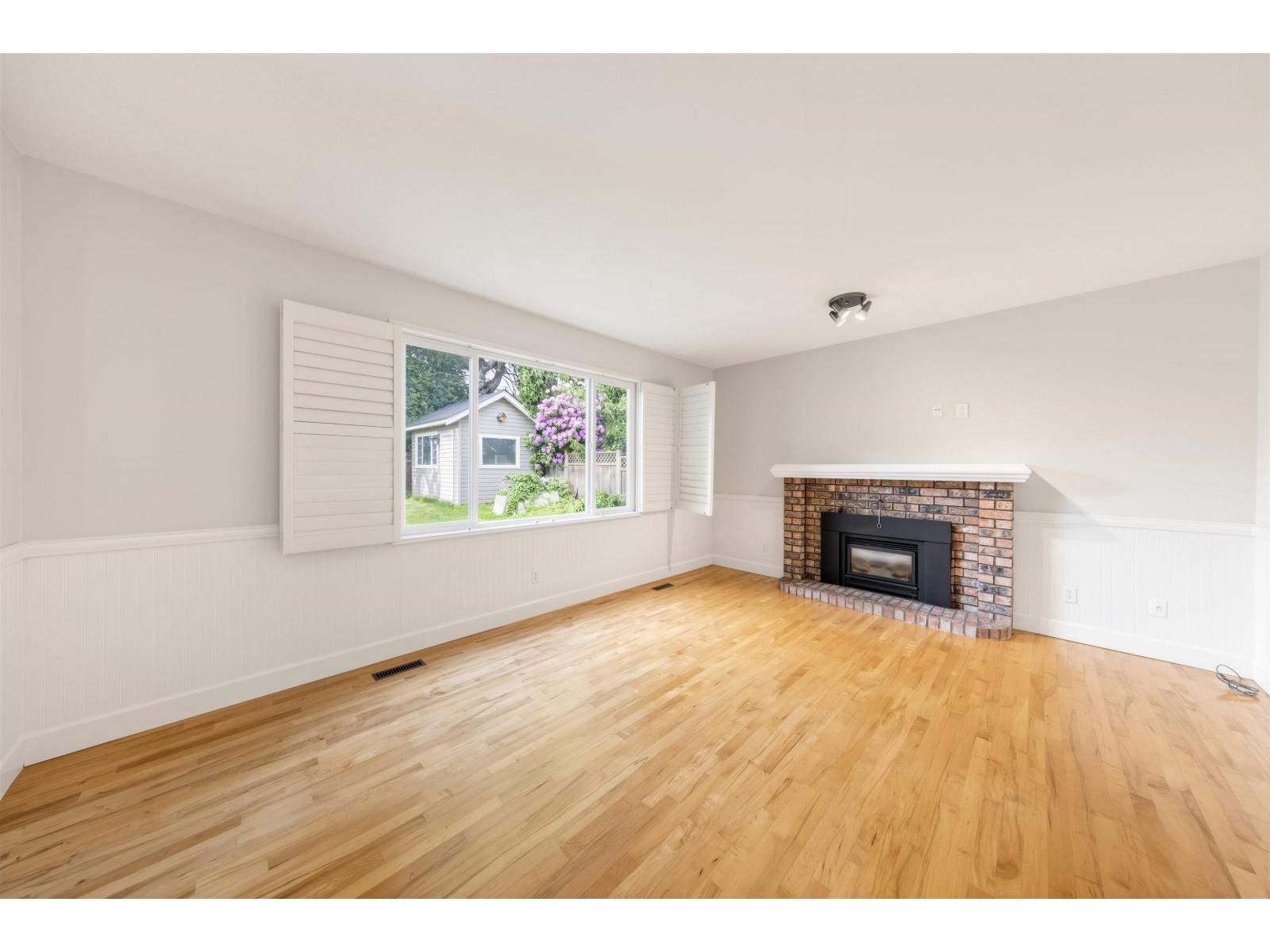 14816 20a Avenue Property Photo 18