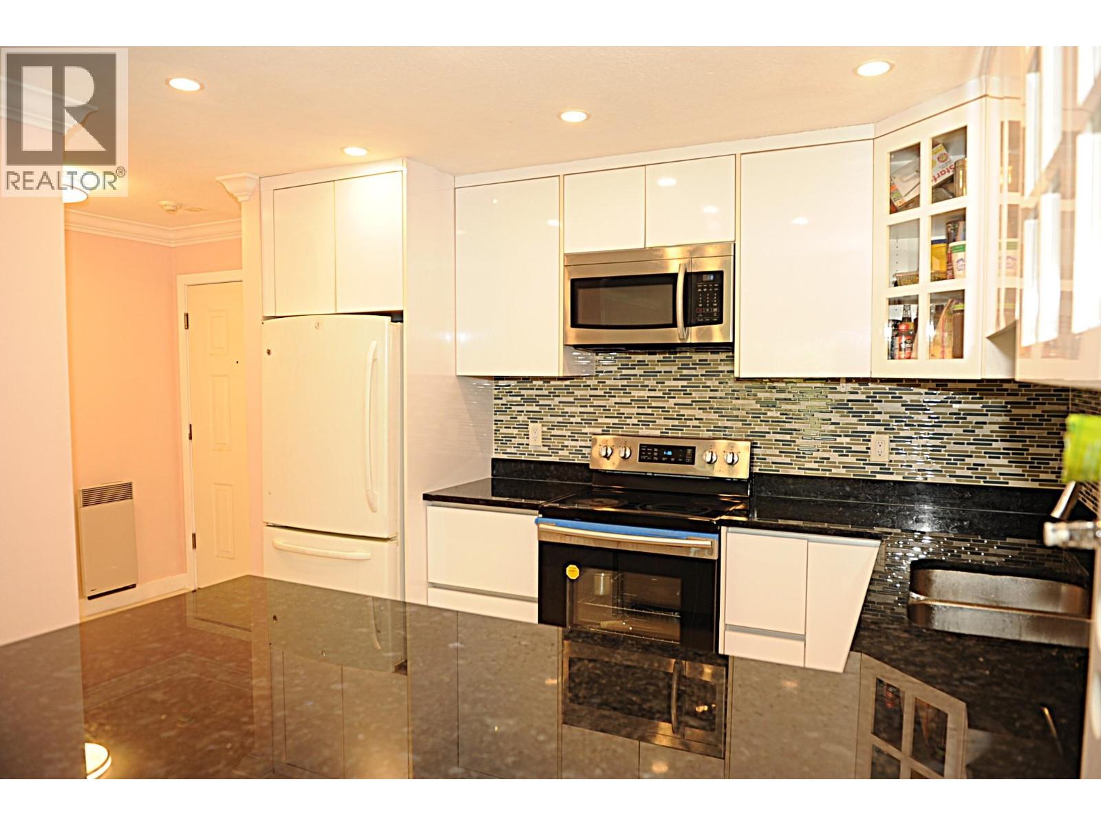 104 22611 116 Avenue Property Photo 6