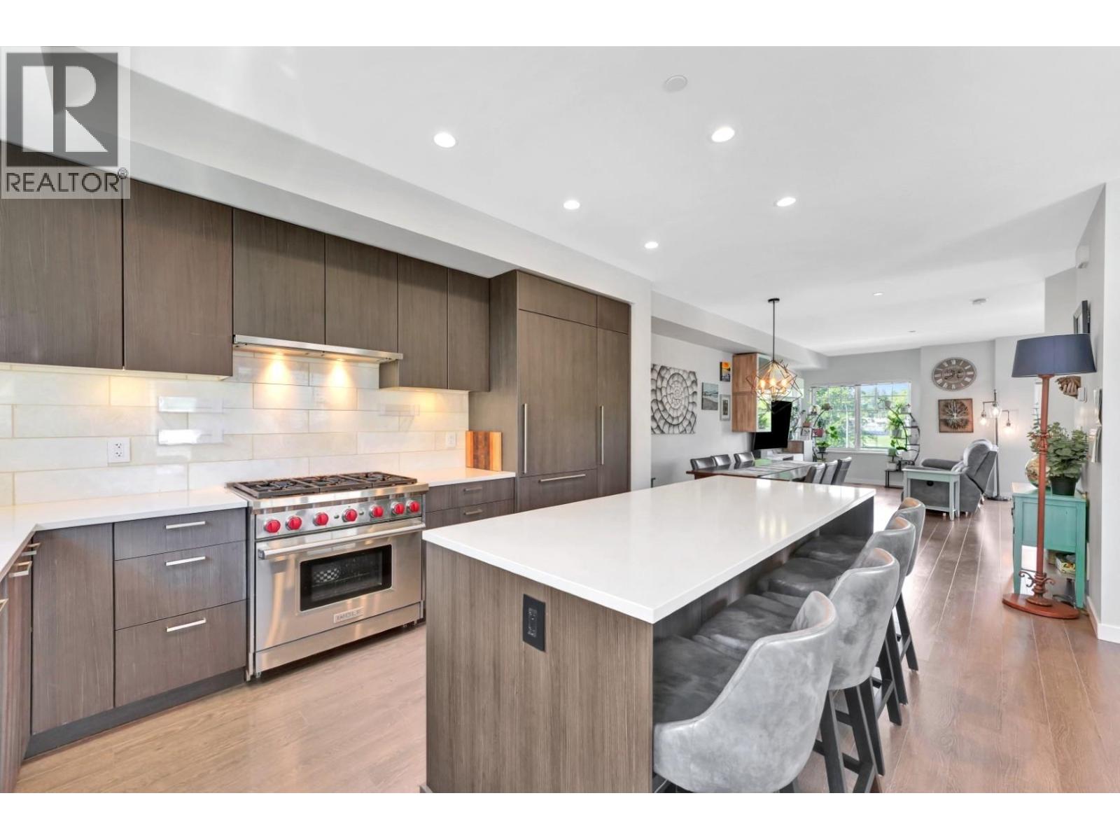 143 19451 Sutton Avenue Property Photo 1