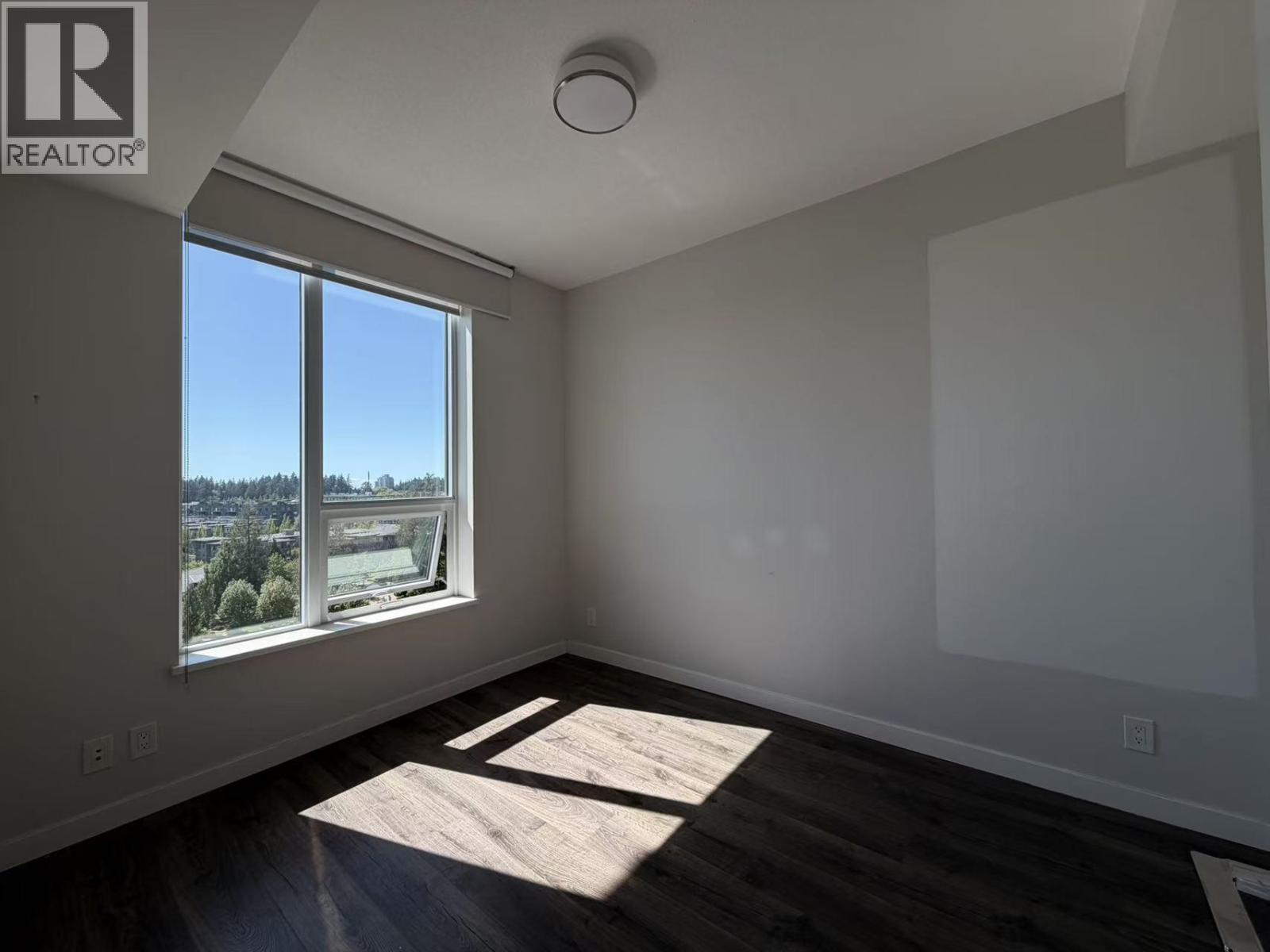 1310 3487 Binning Road Property Photo 4
