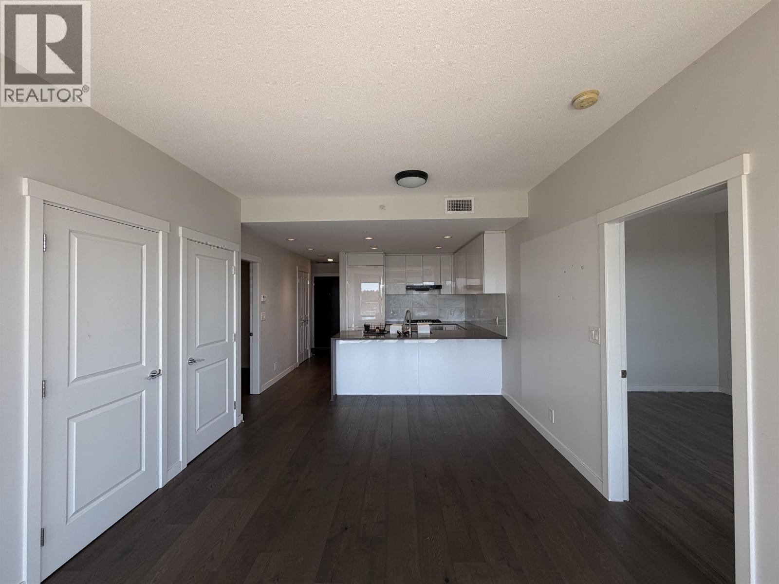 1310 3487 Binning Road Property Photo 5