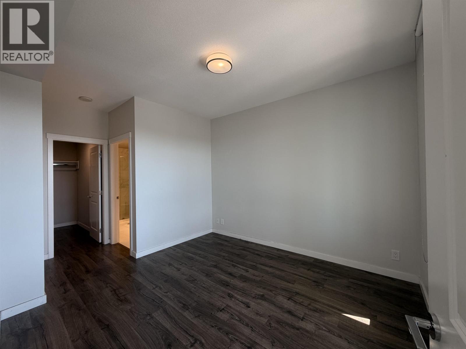 1310 3487 Binning Road Property Photo 7