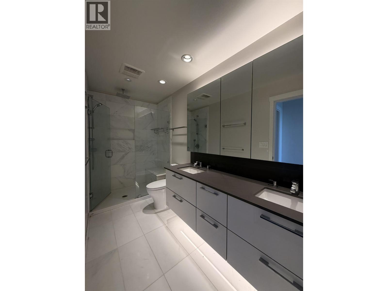 1310 3487 Binning Road Property Photo 9