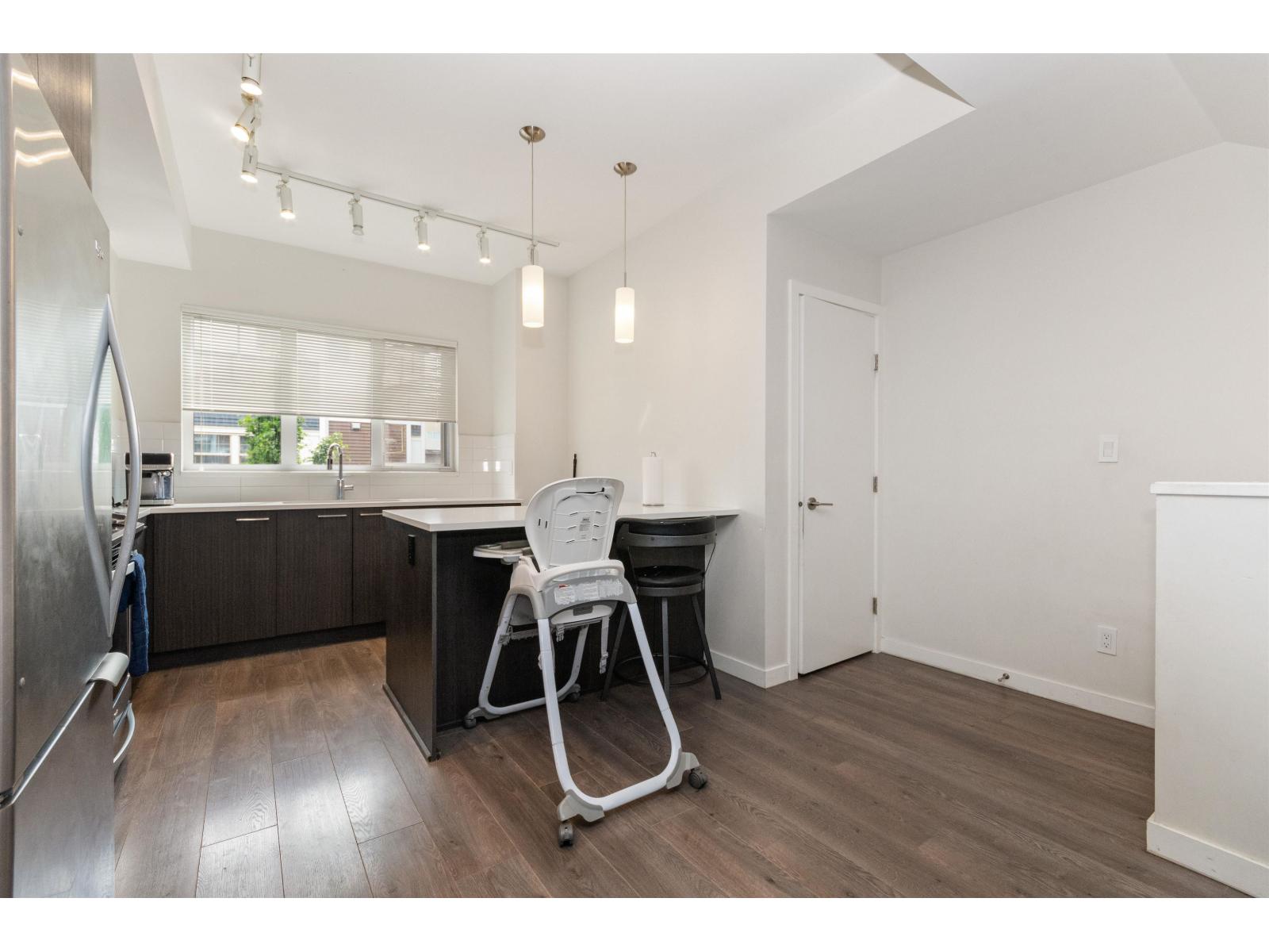 24 2799 Allwood Street Property Photo 9