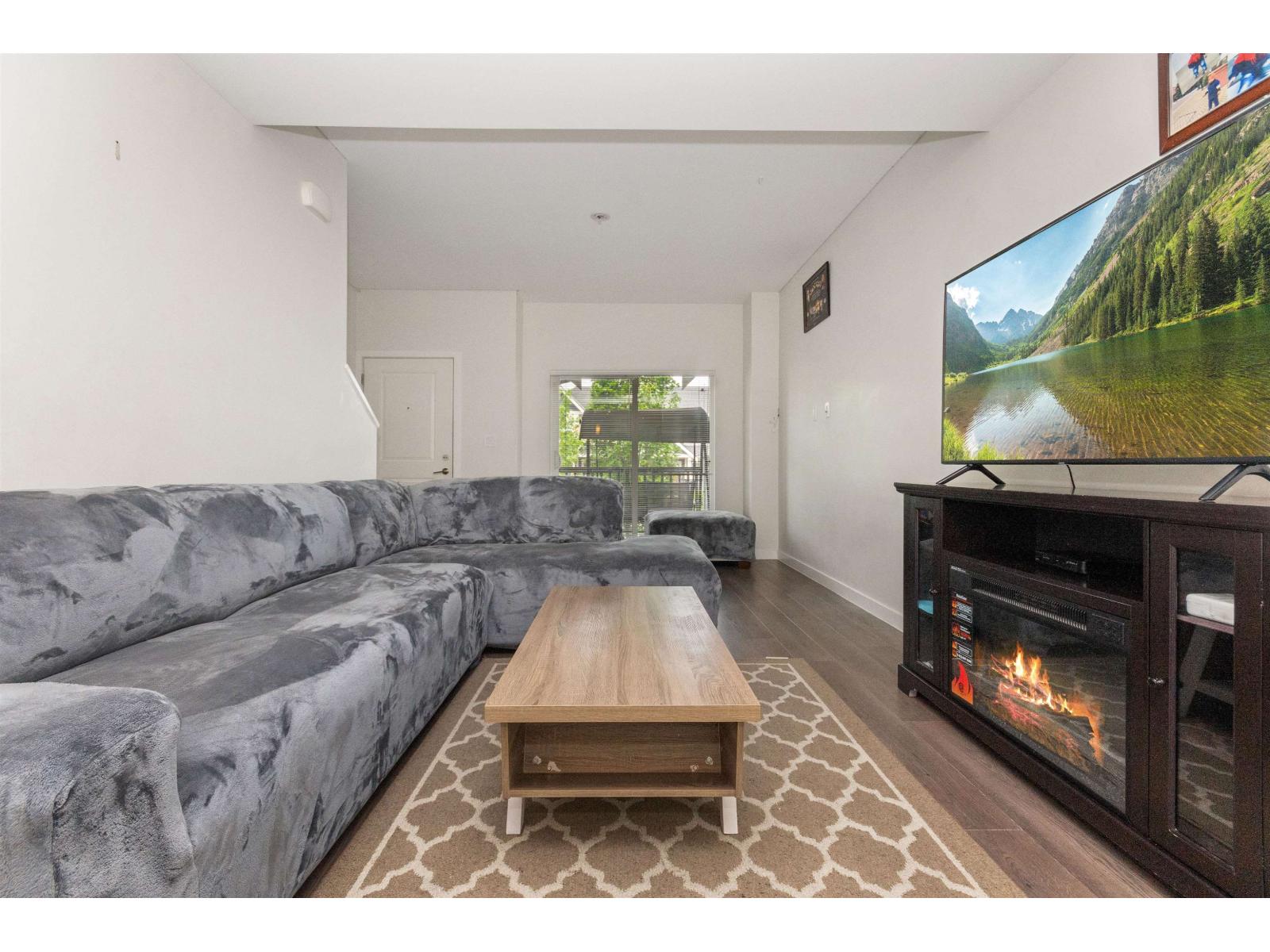 24 2799 Allwood Street Property Photo 10