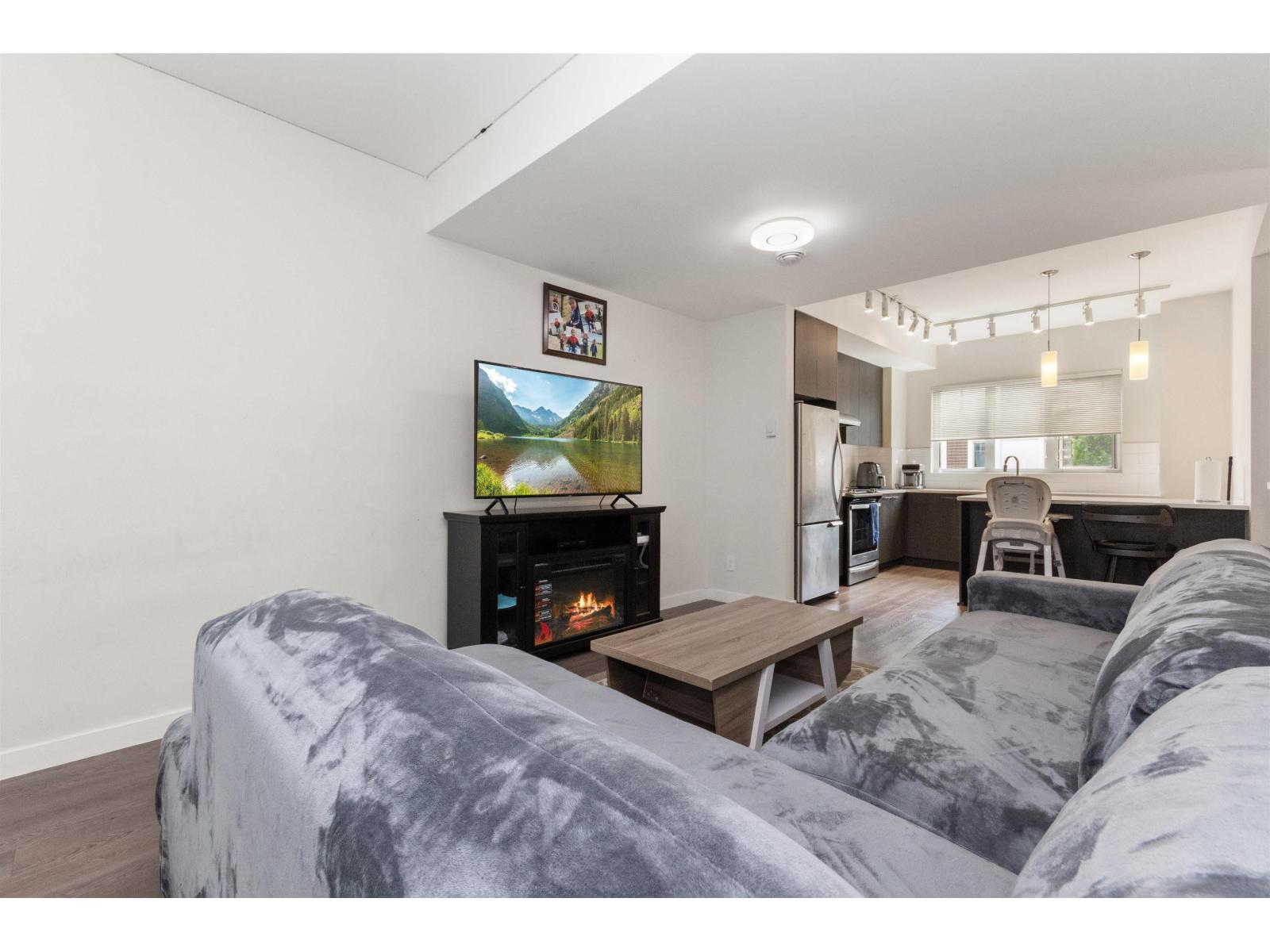 24 2799 Allwood Street Property Photo 14
