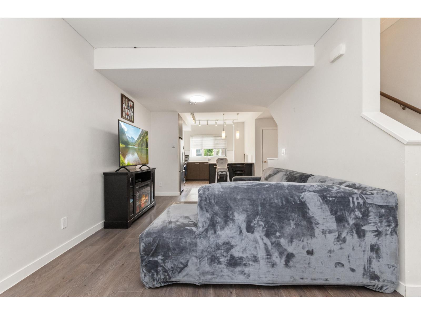 24 2799 Allwood Street Property Photo 15