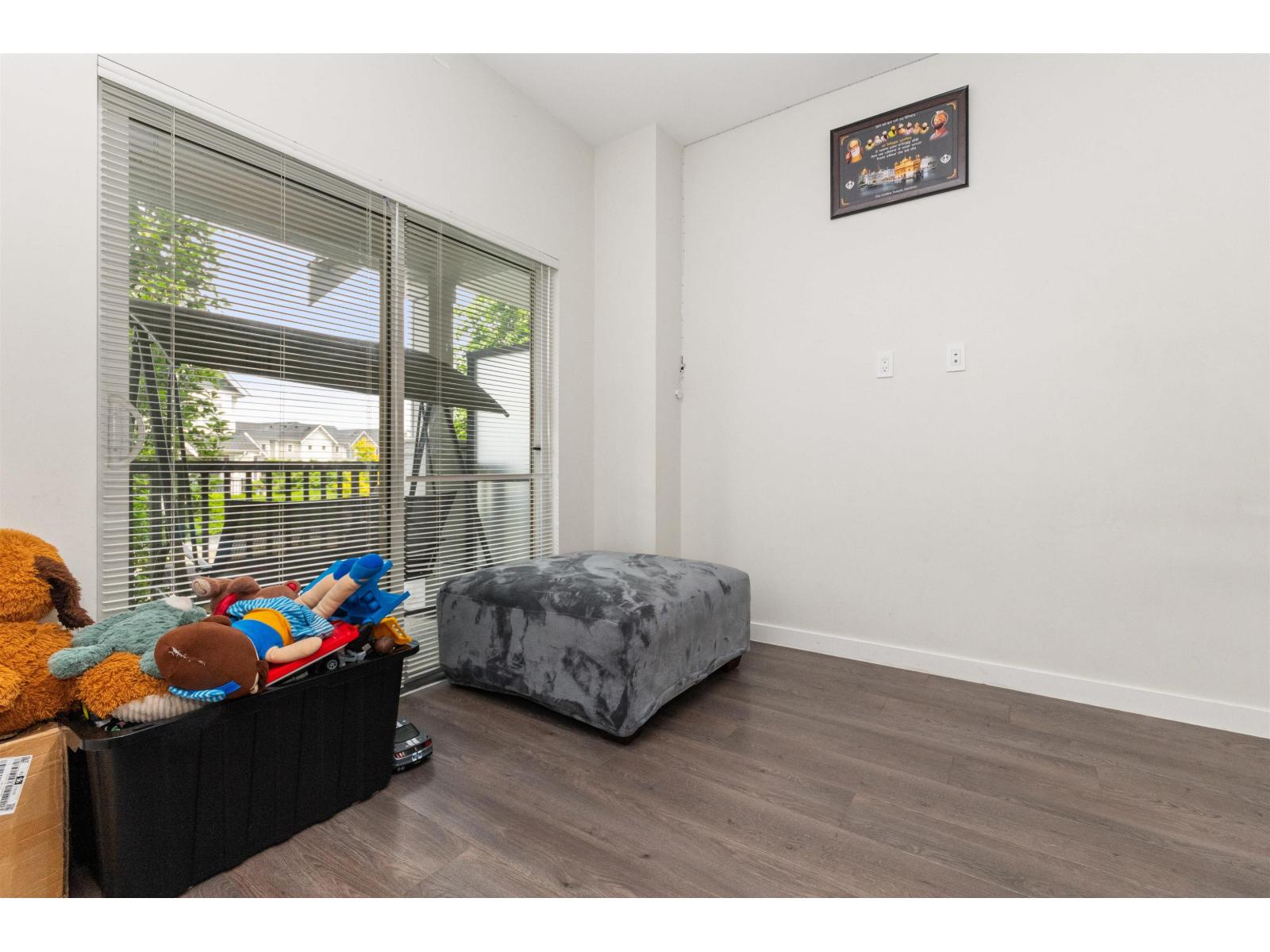 24 2799 Allwood Street Property Photo 16