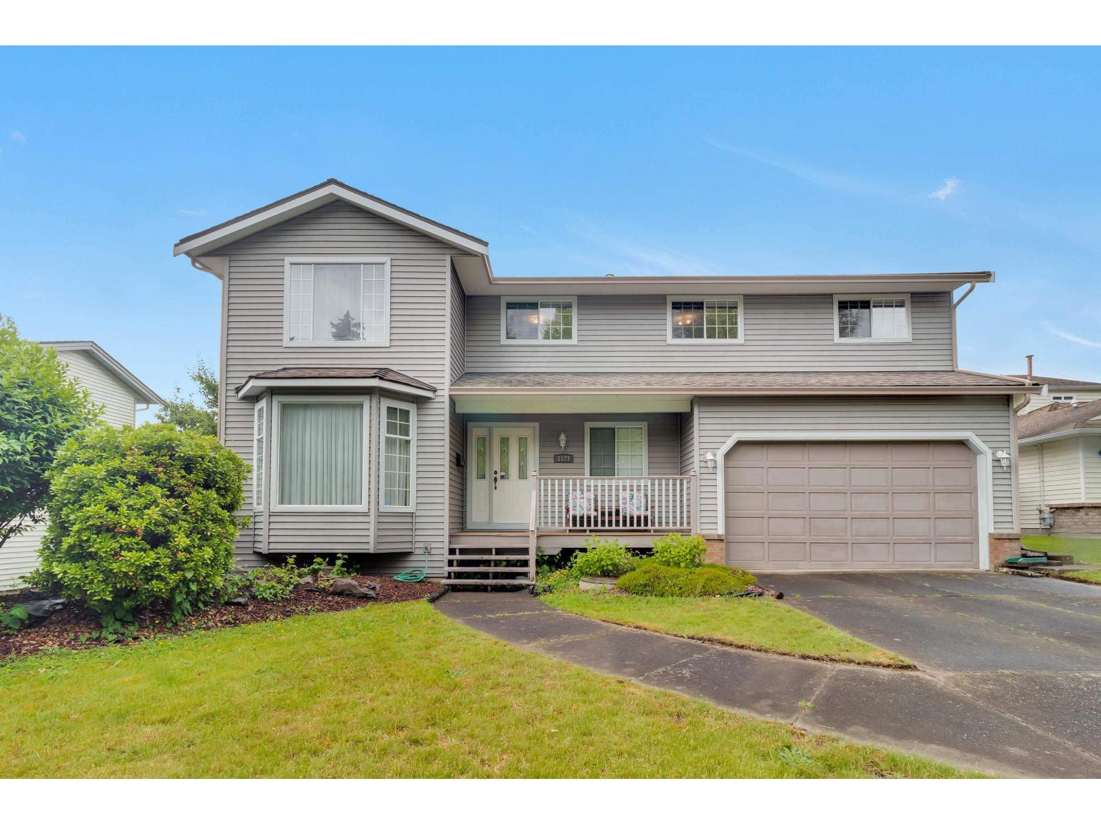 1127 161A STREET Property Photo 1