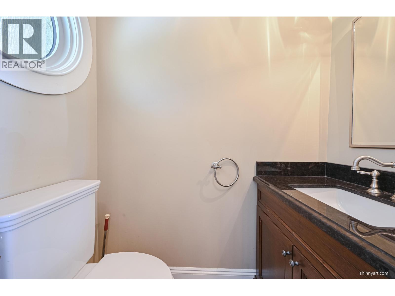 1444 Sandhurst Place Property Photo 13