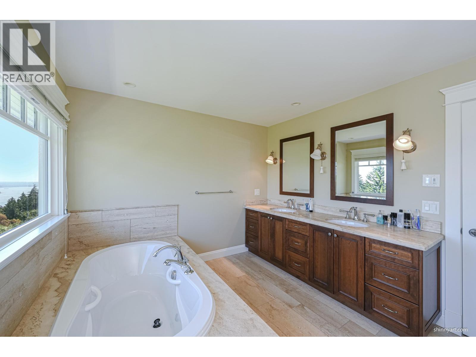 1444 Sandhurst Place Property Photo 16