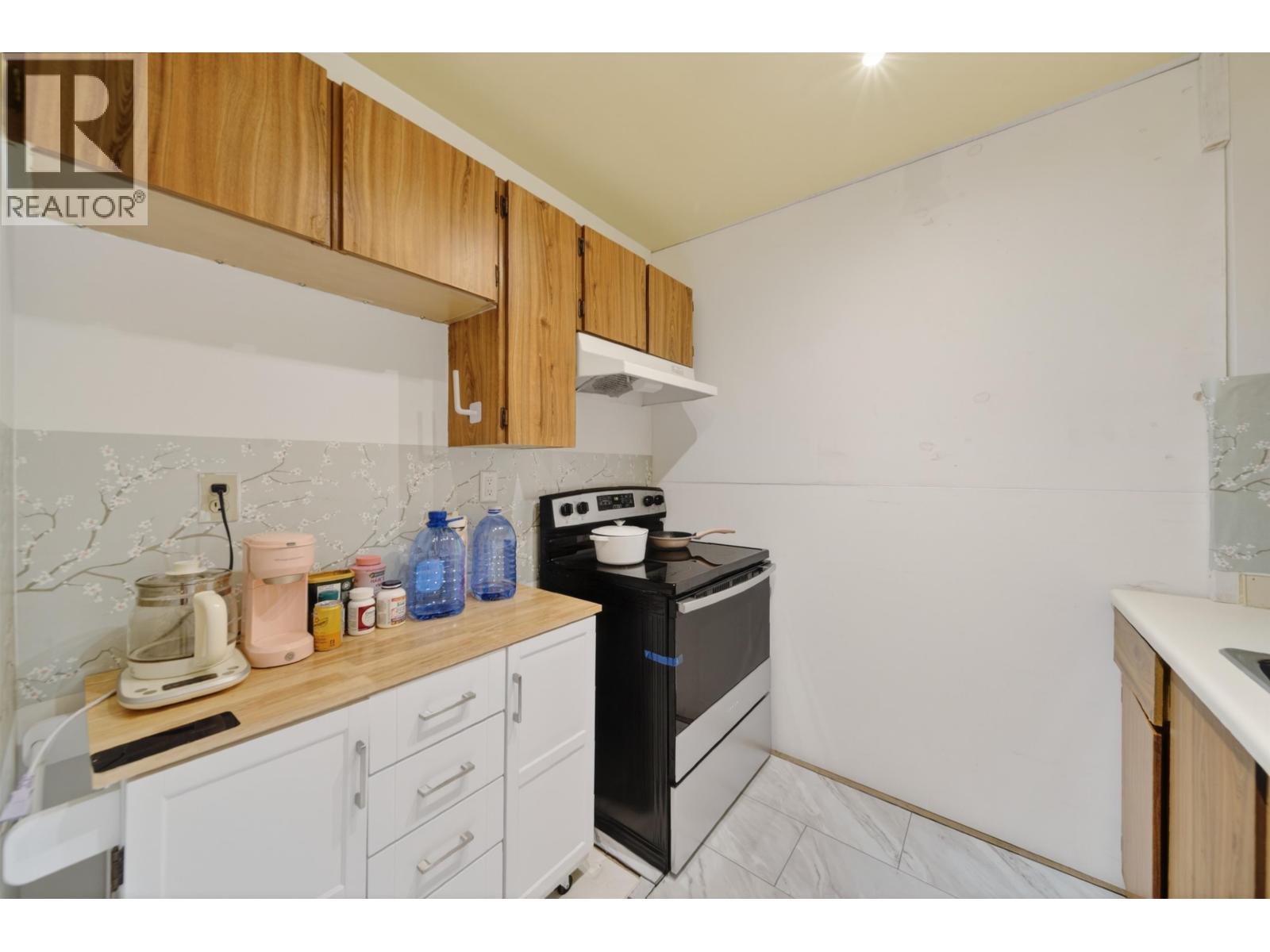 105 8700 Ackroyd Road Property Photo 15