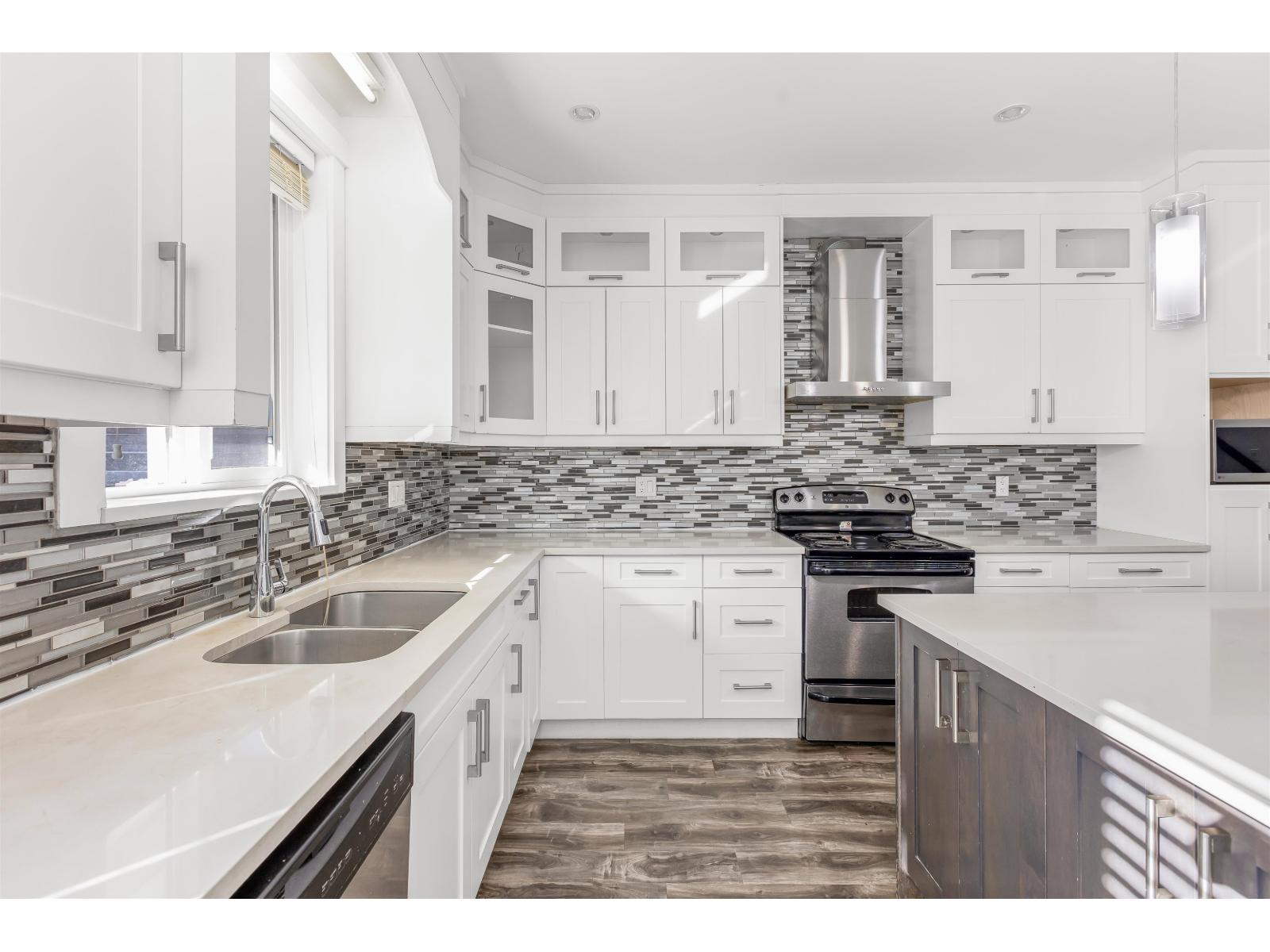 6015 138a Street Property Photo 3
