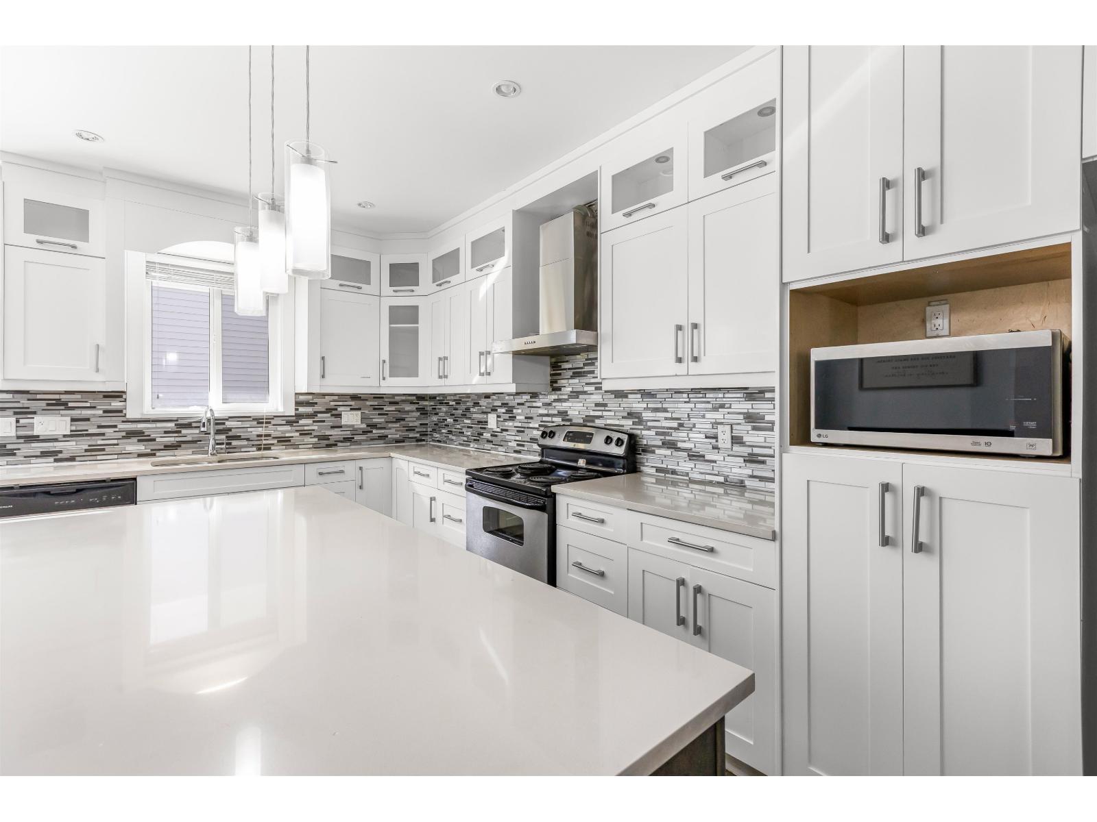 6015 138a Street Property Photo 6
