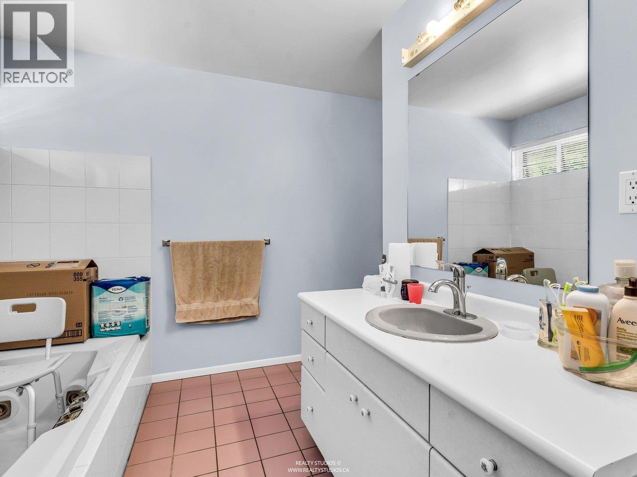 756 Rochester Avenue Property Photo 22