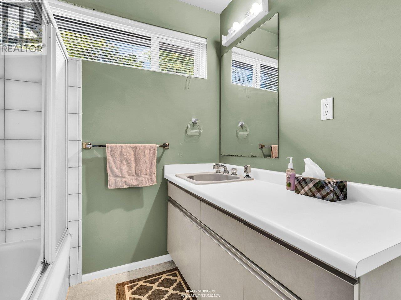 756 Rochester Avenue Property Photo 33