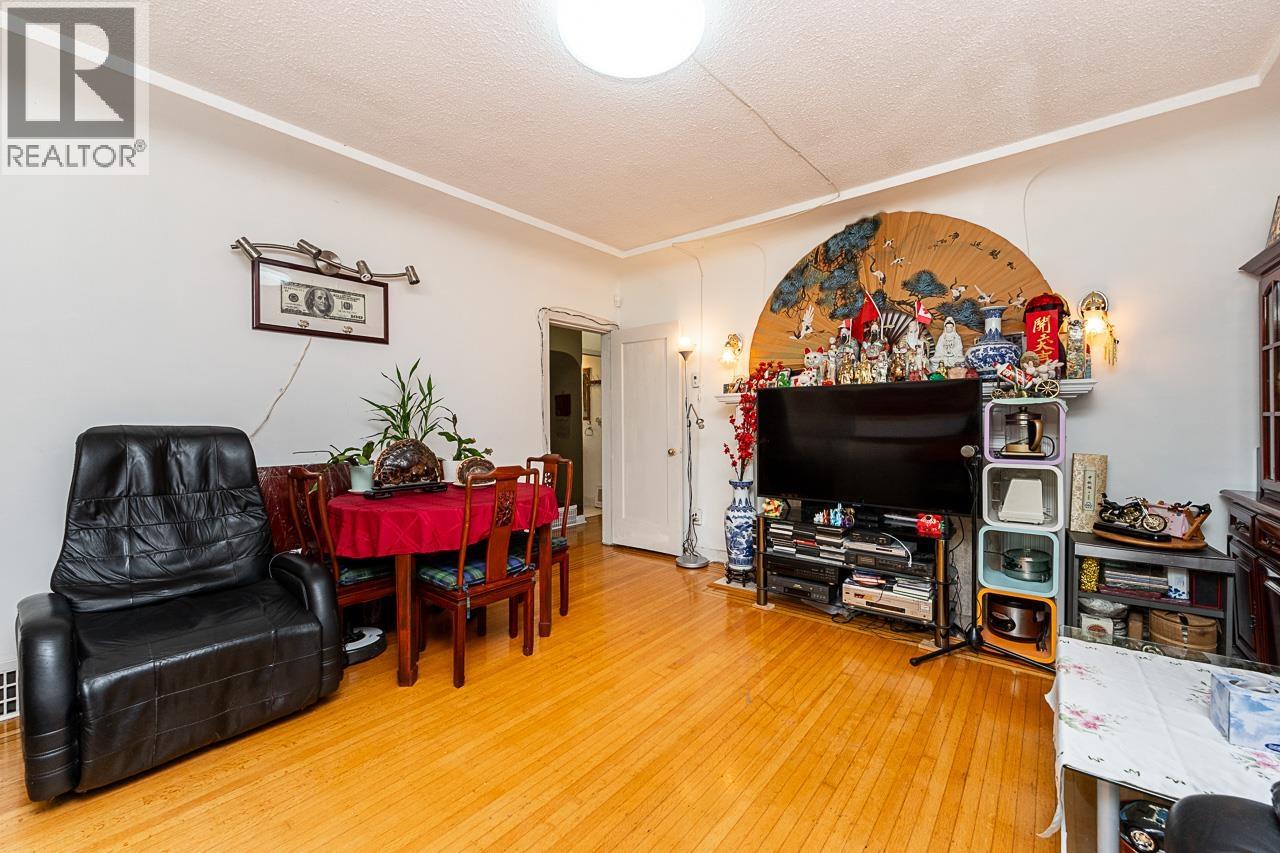 3553 Inverness Street Property Photo 7