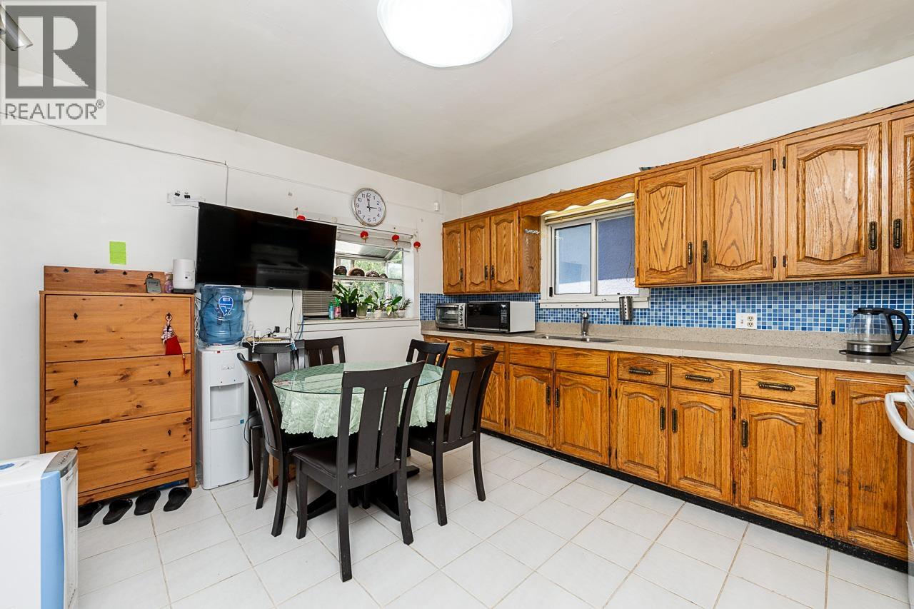 3553 Inverness Street Property Photo 12