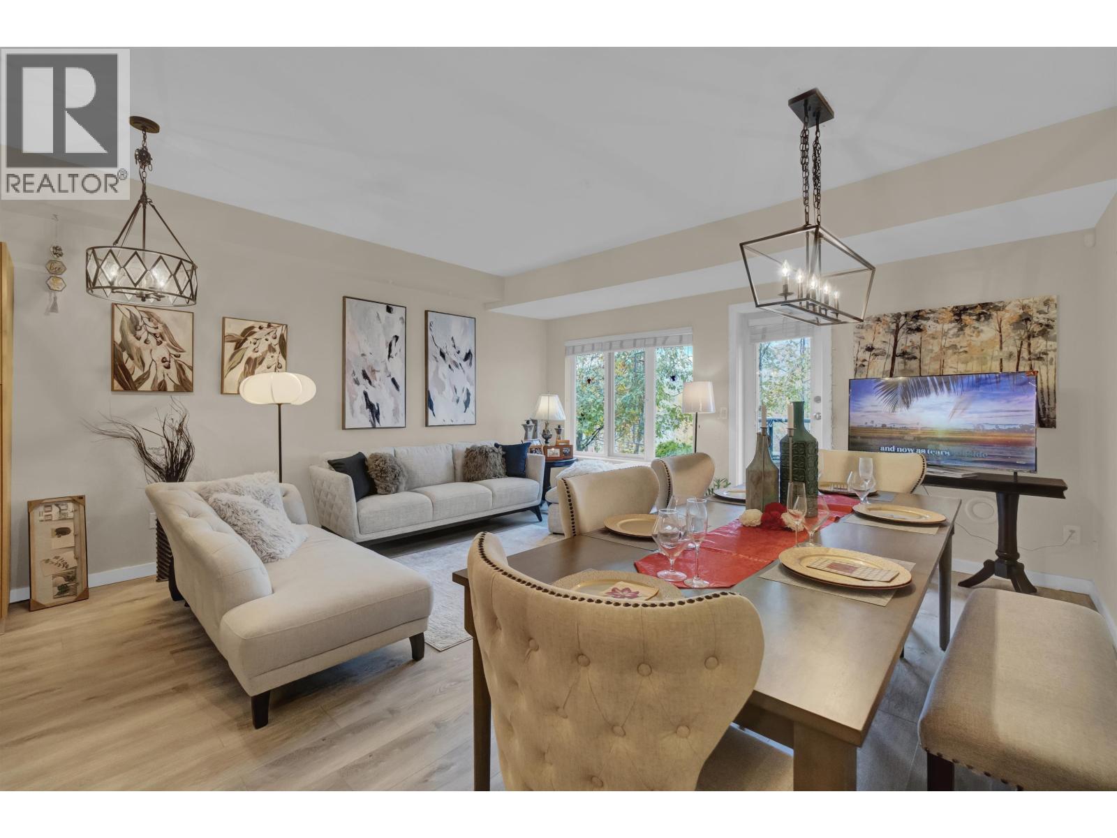111 160 Shoreline Circle Property Photo 1
