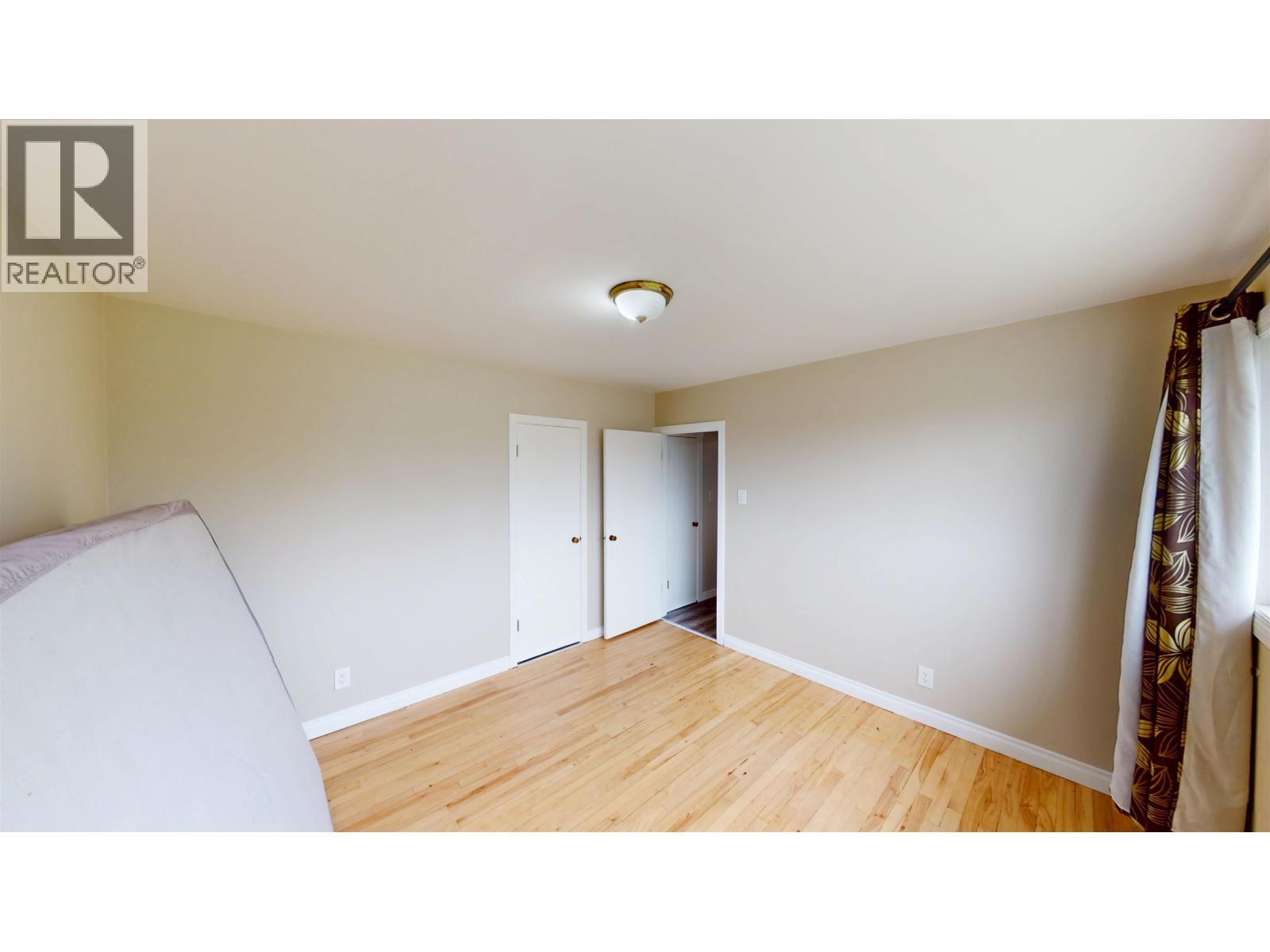 9519 99 Avenue Property Photo 11
