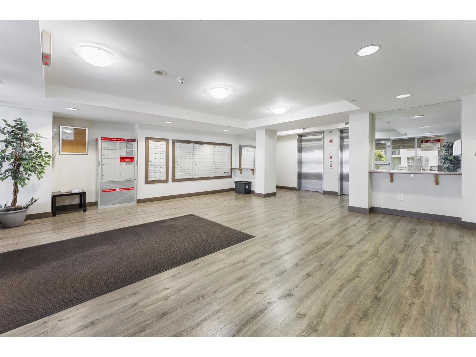 1604 10523 University Drive Property Photo 2