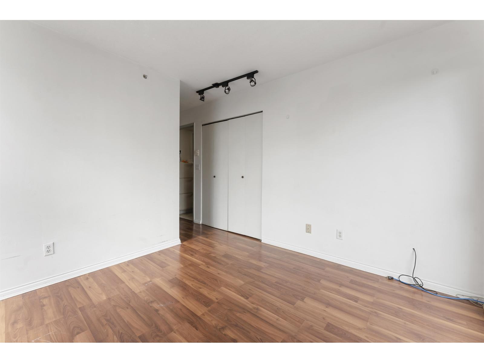 1604 10523 University Drive Property Photo 14