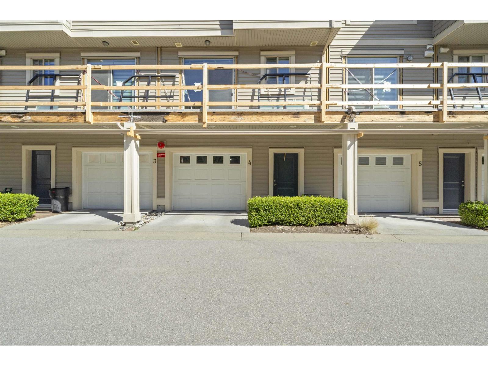 4 19752 55a Avenue Property Photo 3