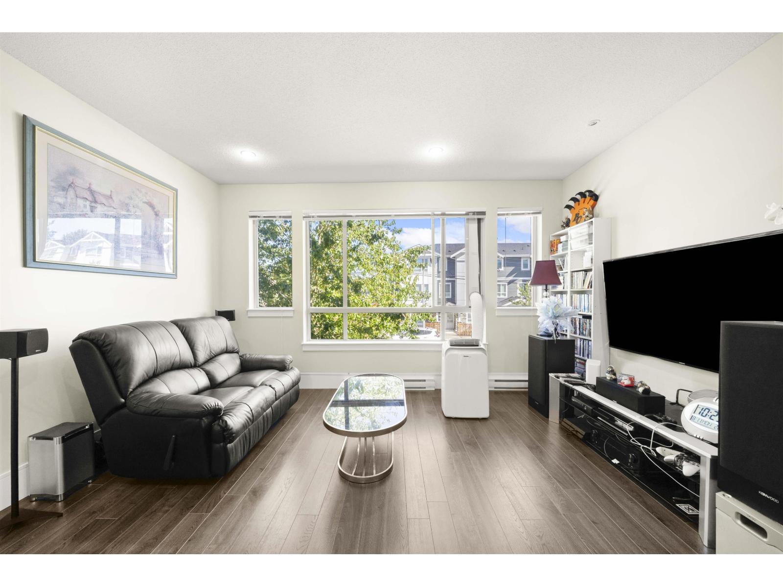 4 19752 55a Avenue Property Photo 6