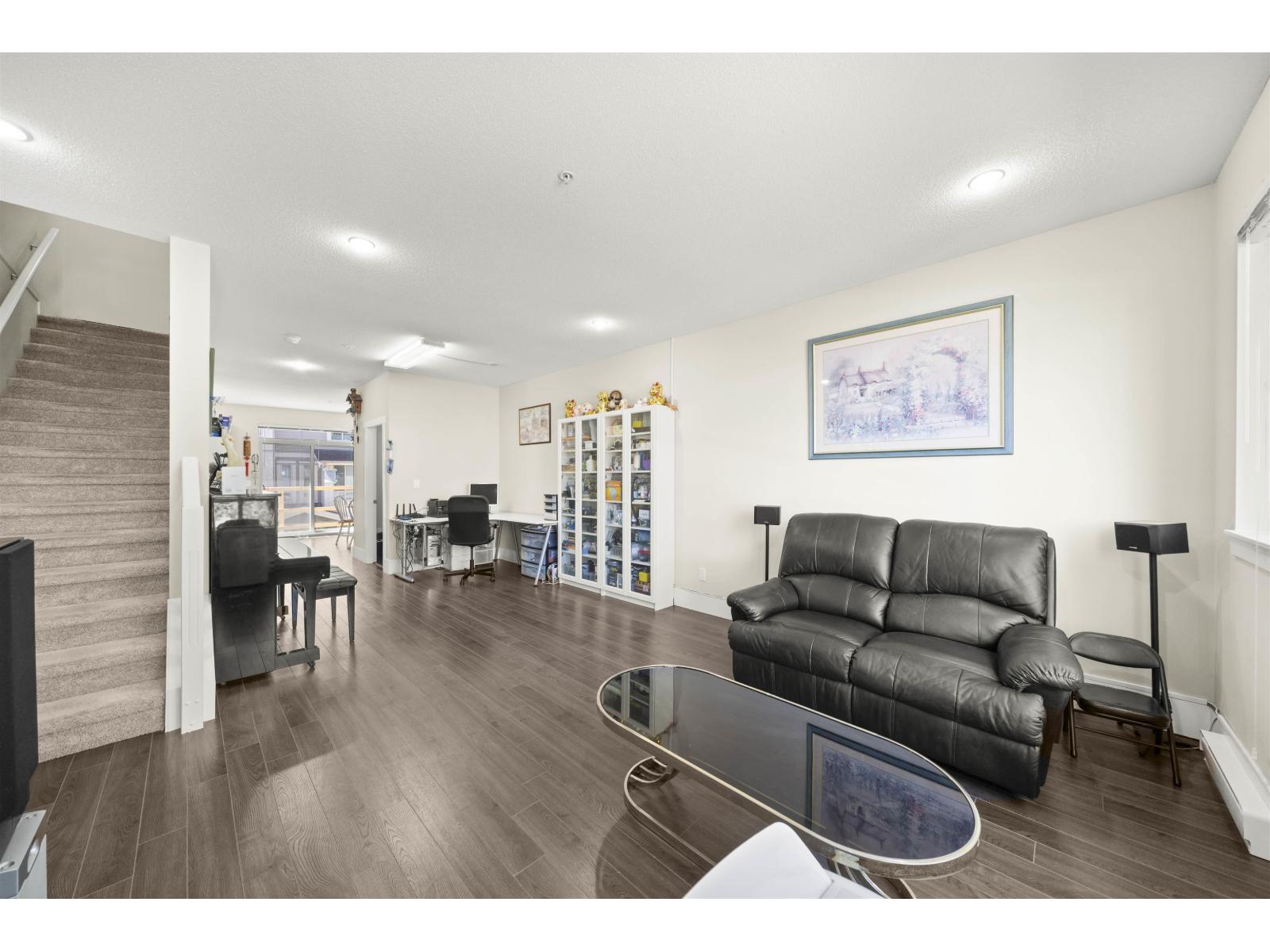 4 19752 55a Avenue Property Photo 7