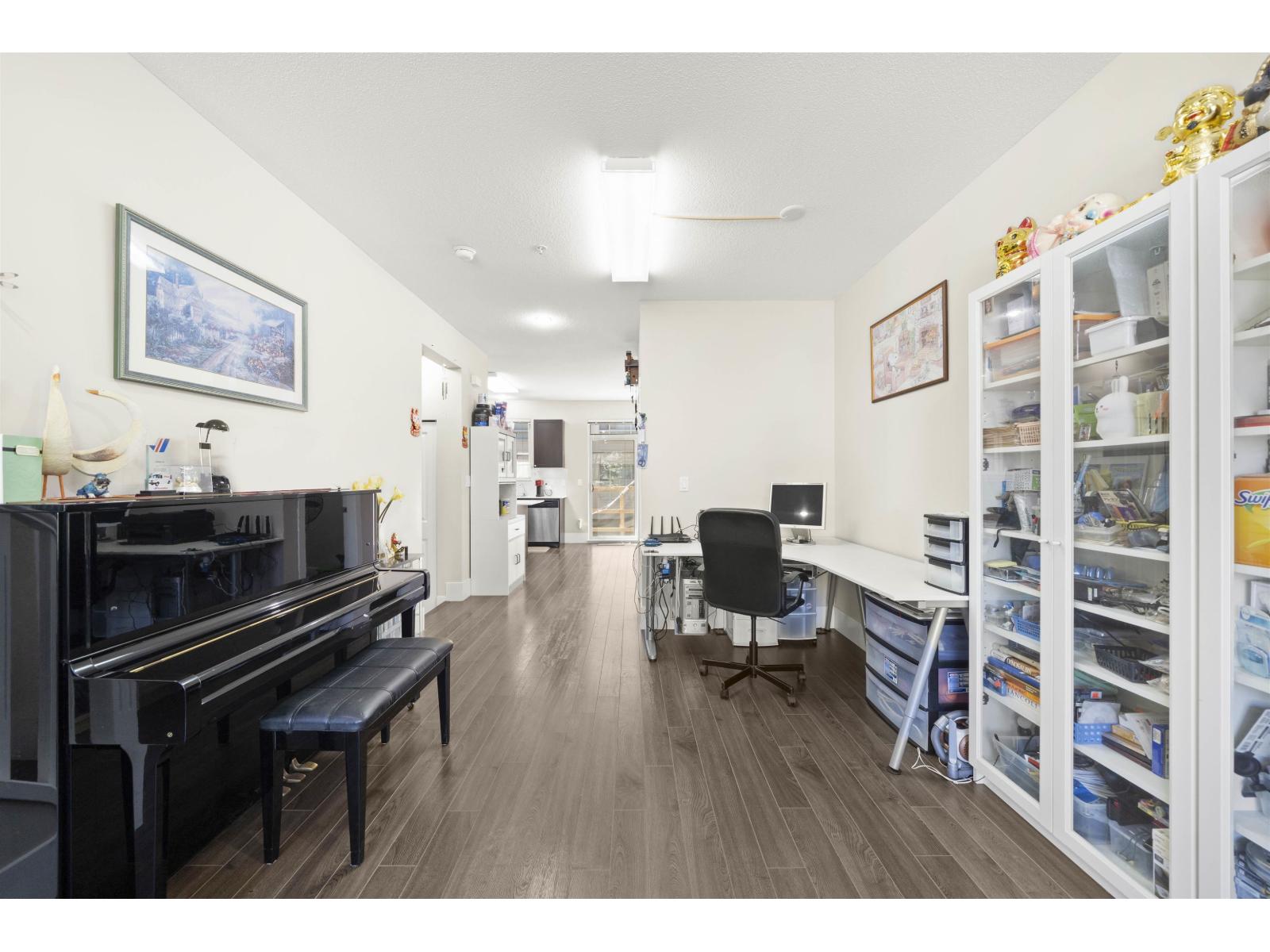 4 19752 55a Avenue Property Photo 10