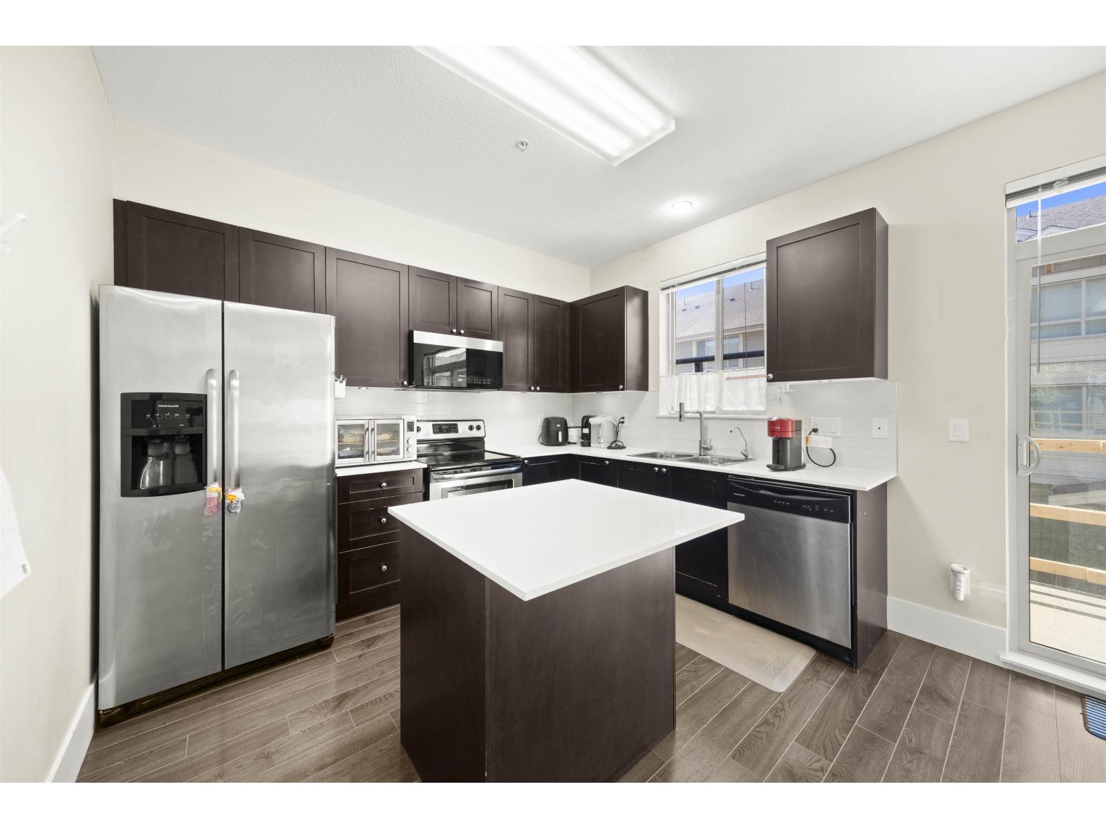 4 19752 55a Avenue Property Photo 15
