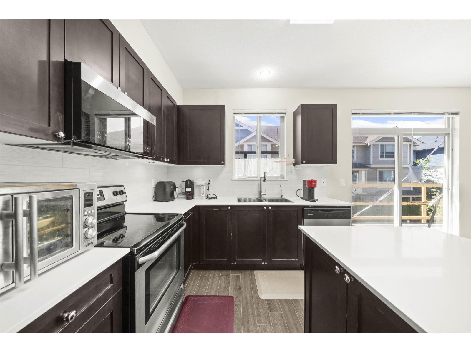4 19752 55a Avenue Property Photo 16