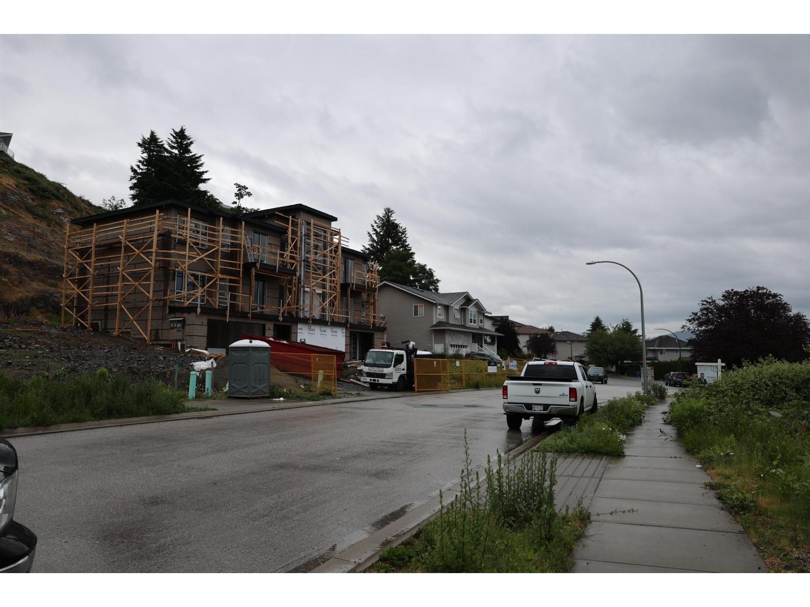 35668 Canterbury Avenue Property Photo 5