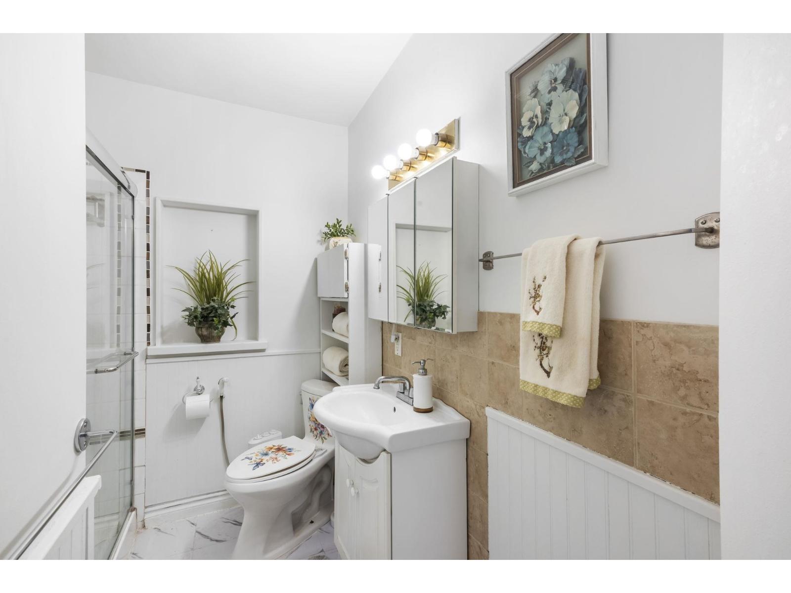 7566 Dunsmuir Street Property Photo 19