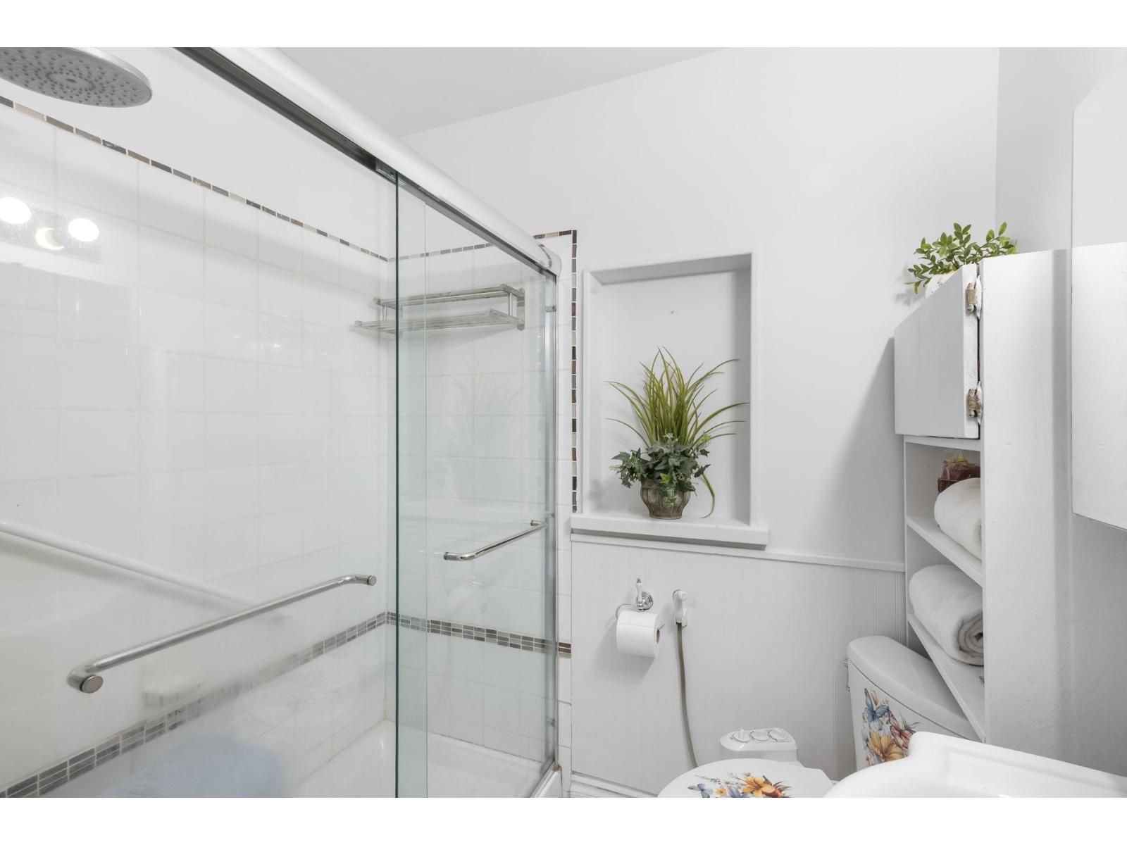 7566 Dunsmuir Street Property Photo 20