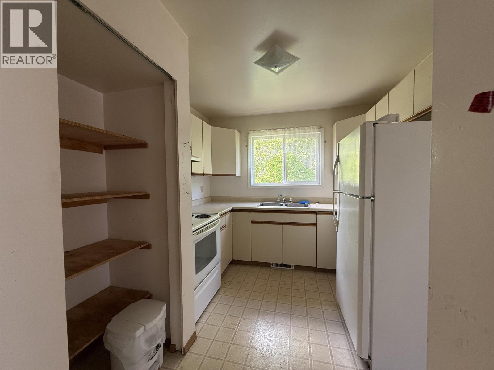 3677 First Avenue Property Photo 4