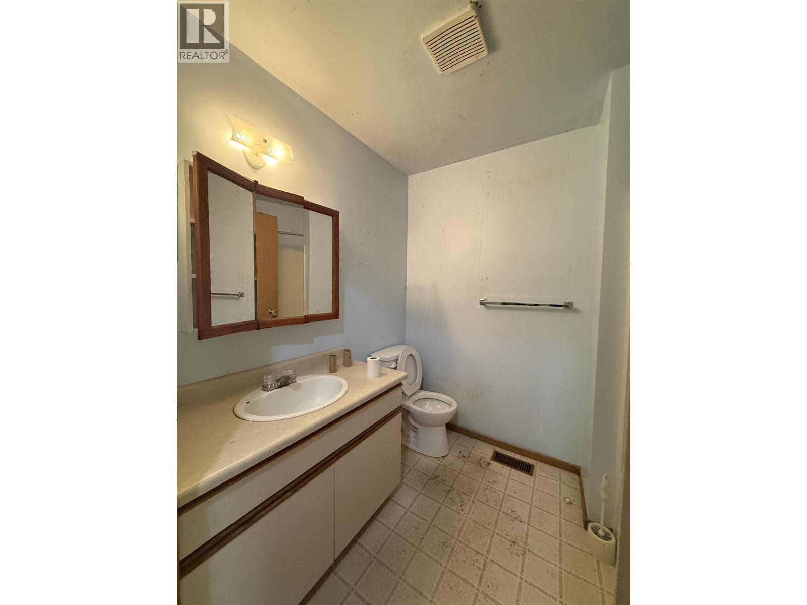 3677 First Avenue Property Photo 6