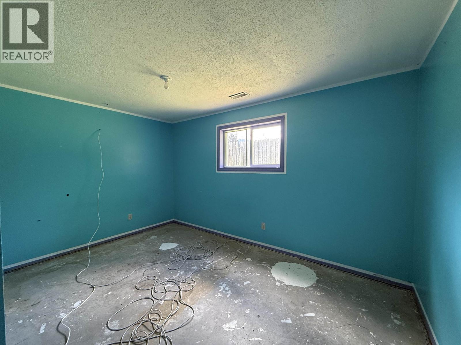 3677 First Avenue Property Photo 9