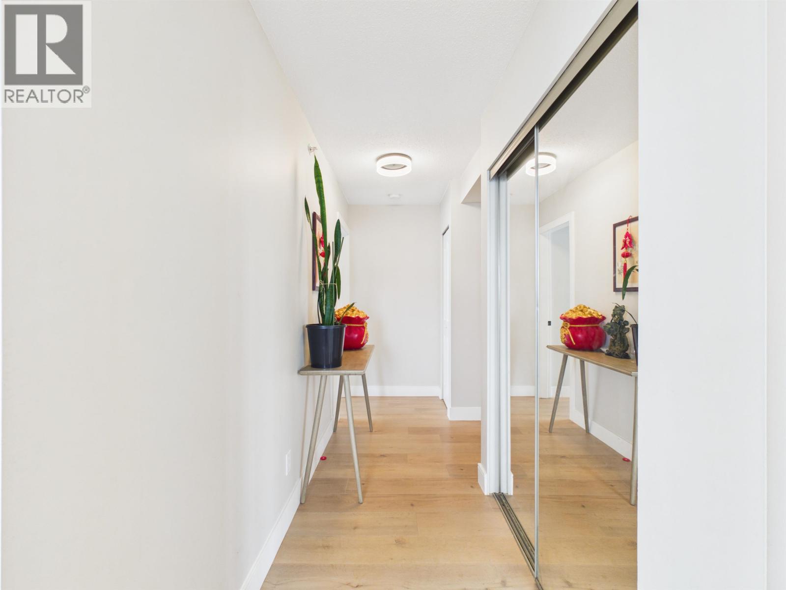 1602 8238 Saba Road Property Photo 5