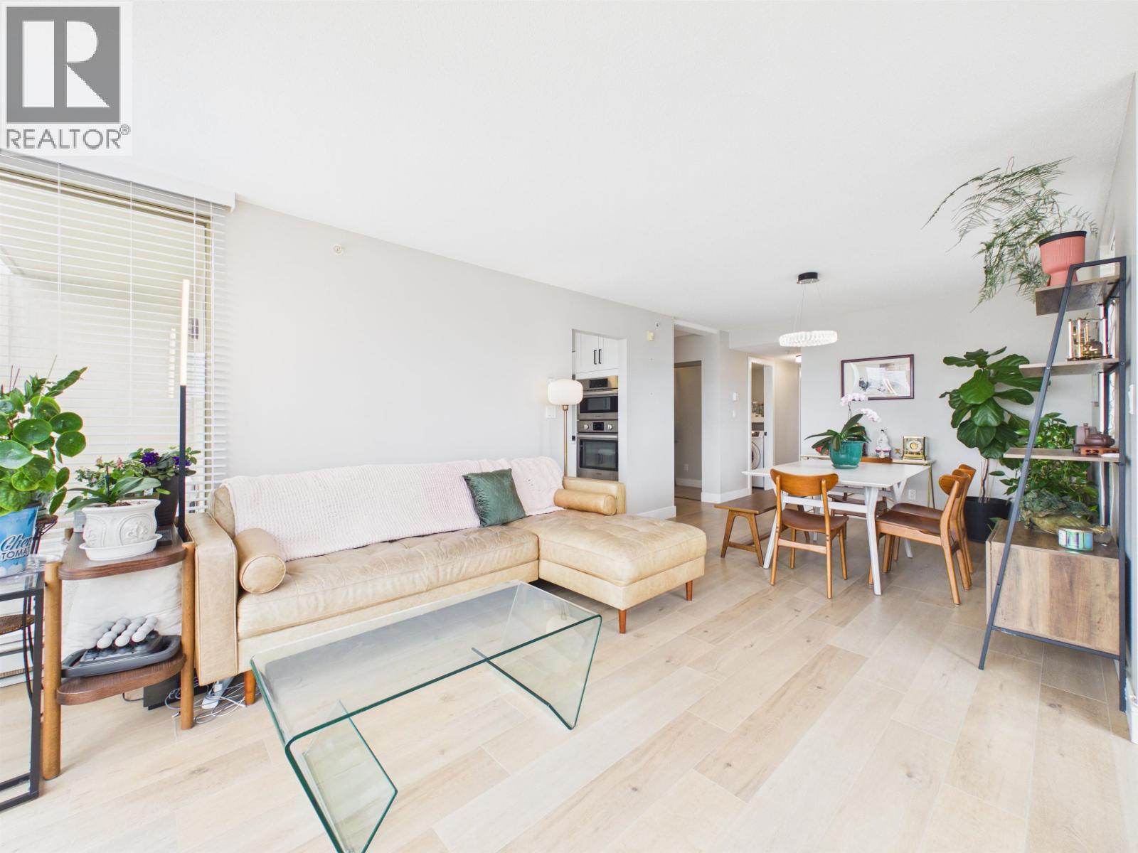 1602 8238 Saba Road Property Photo 10