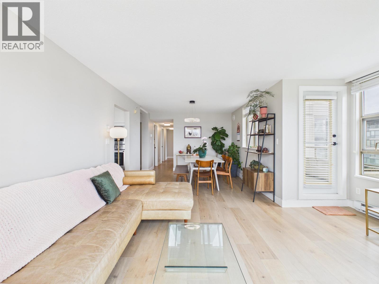 1602 8238 Saba Road Property Photo 11