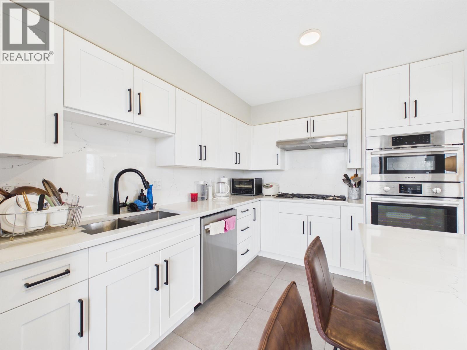 1602 8238 Saba Road Property Photo 14