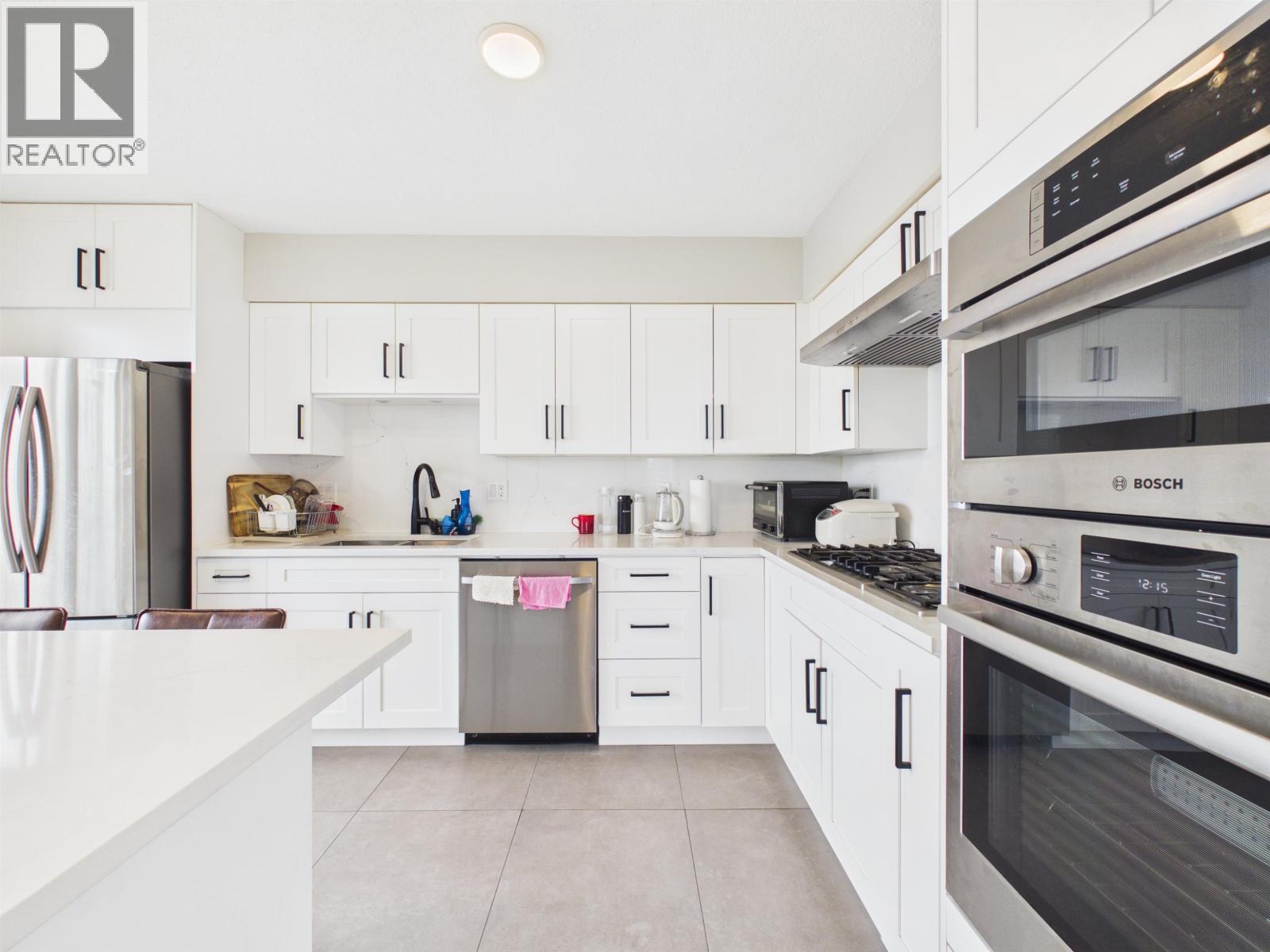 1602 8238 Saba Road Property Photo 15
