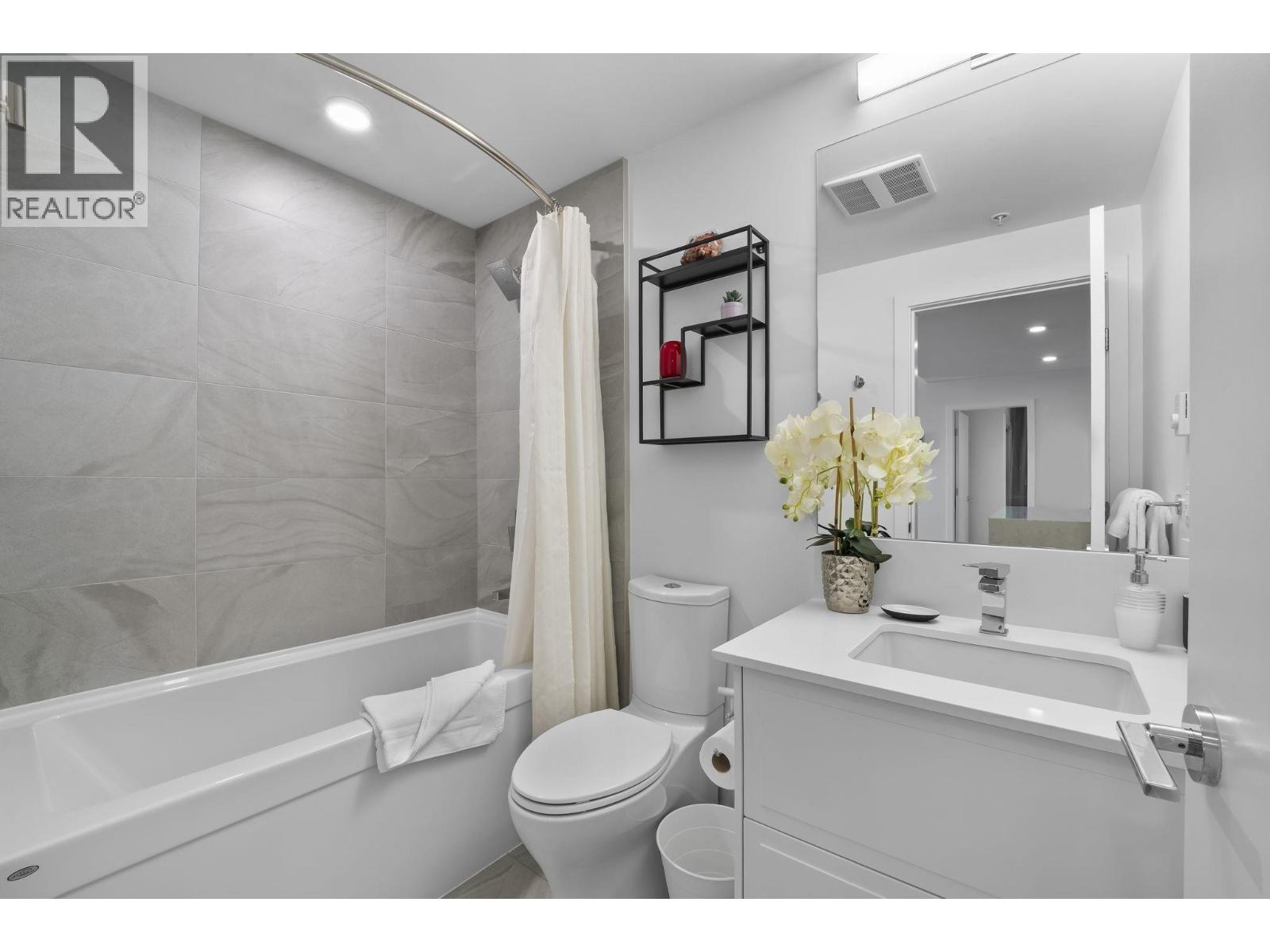 101 700 Clarke Road Property Photo 24