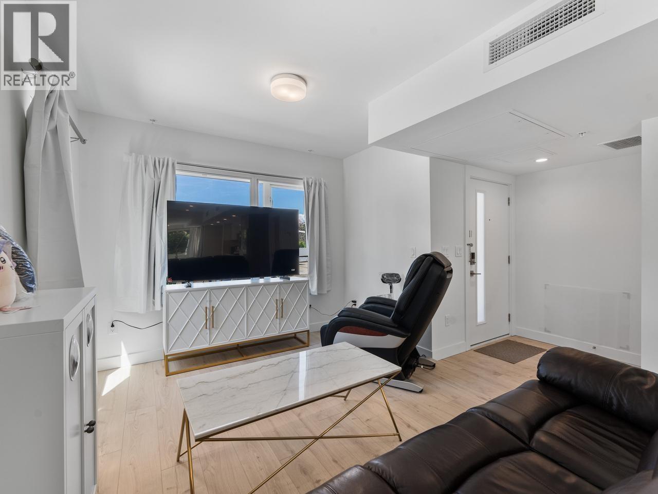 1 8428 Park Road Property Photo 3