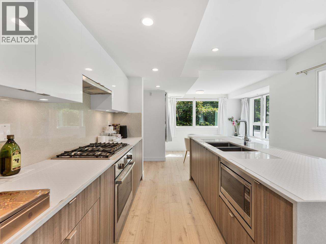 1 8428 Park Road Property Photo 6