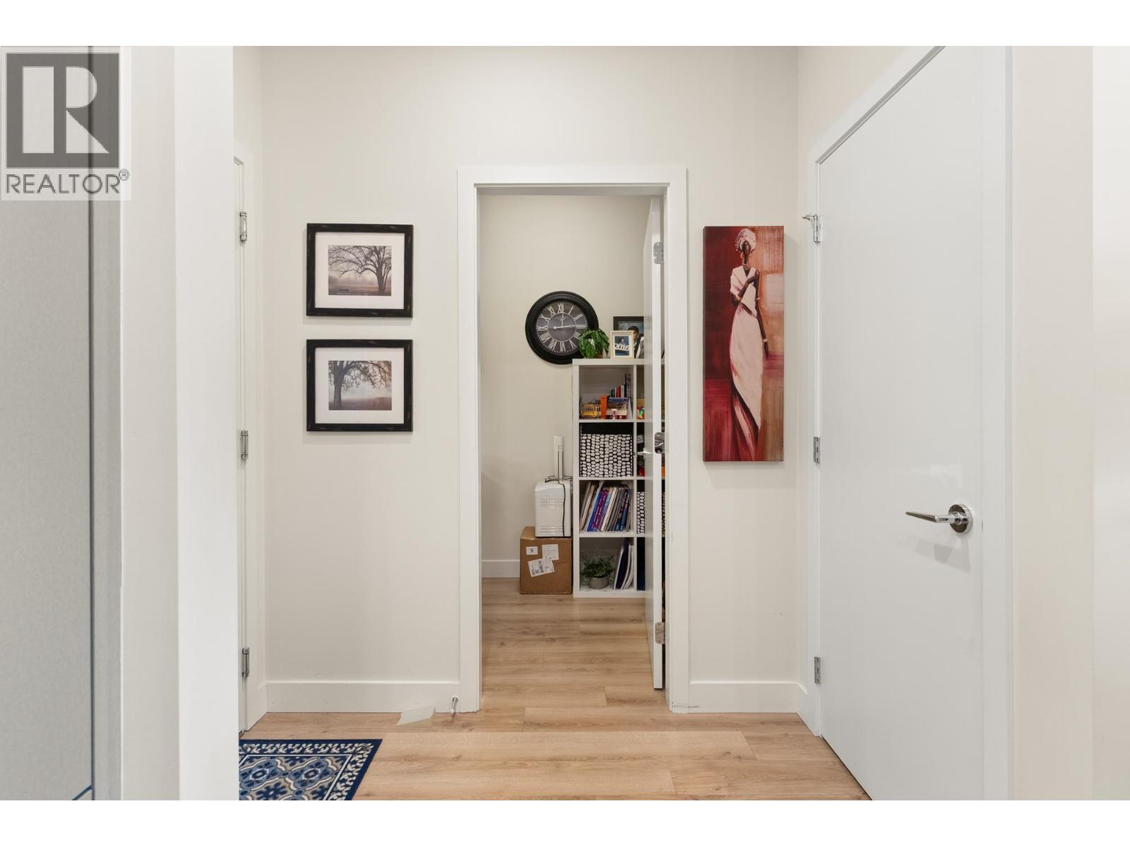 204 1892 Starling Drive Property Photo 18