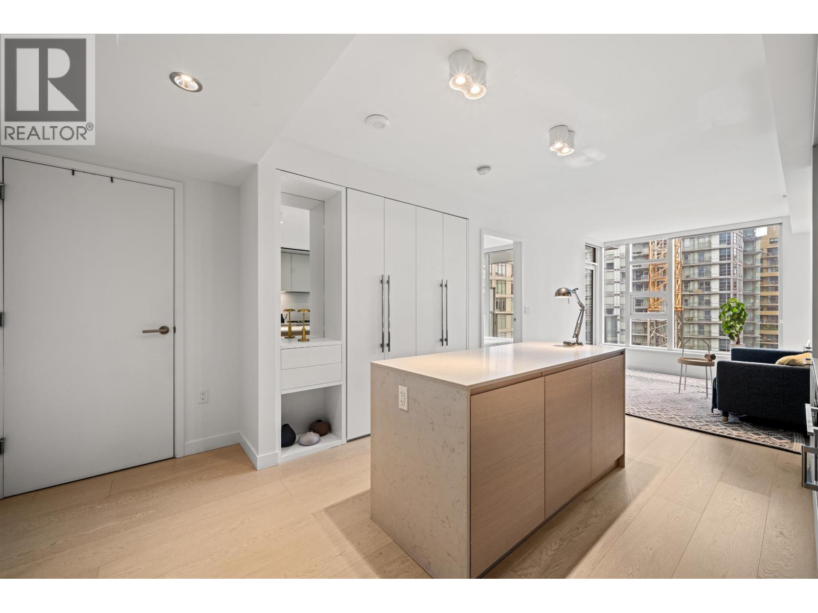 1009 1289 Hornby Street Property Photo 1