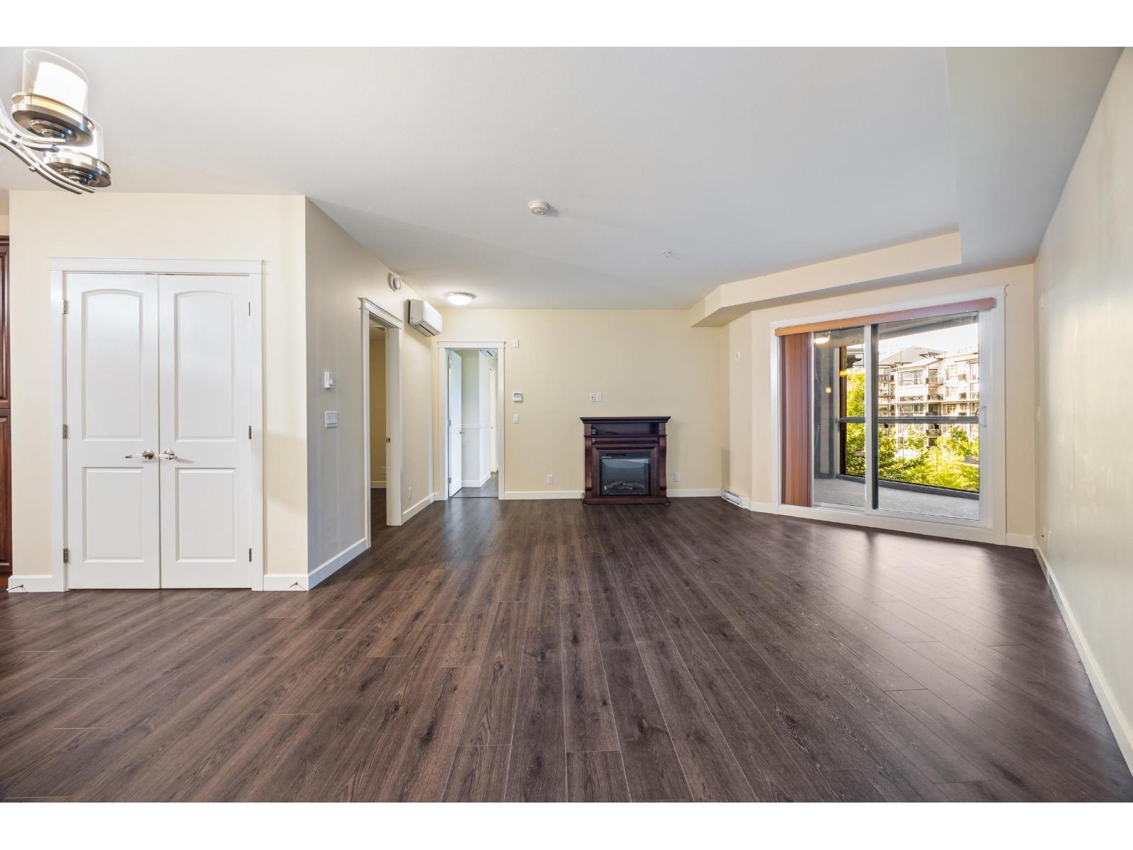 408 20376 86 Avenue Property Photo 3