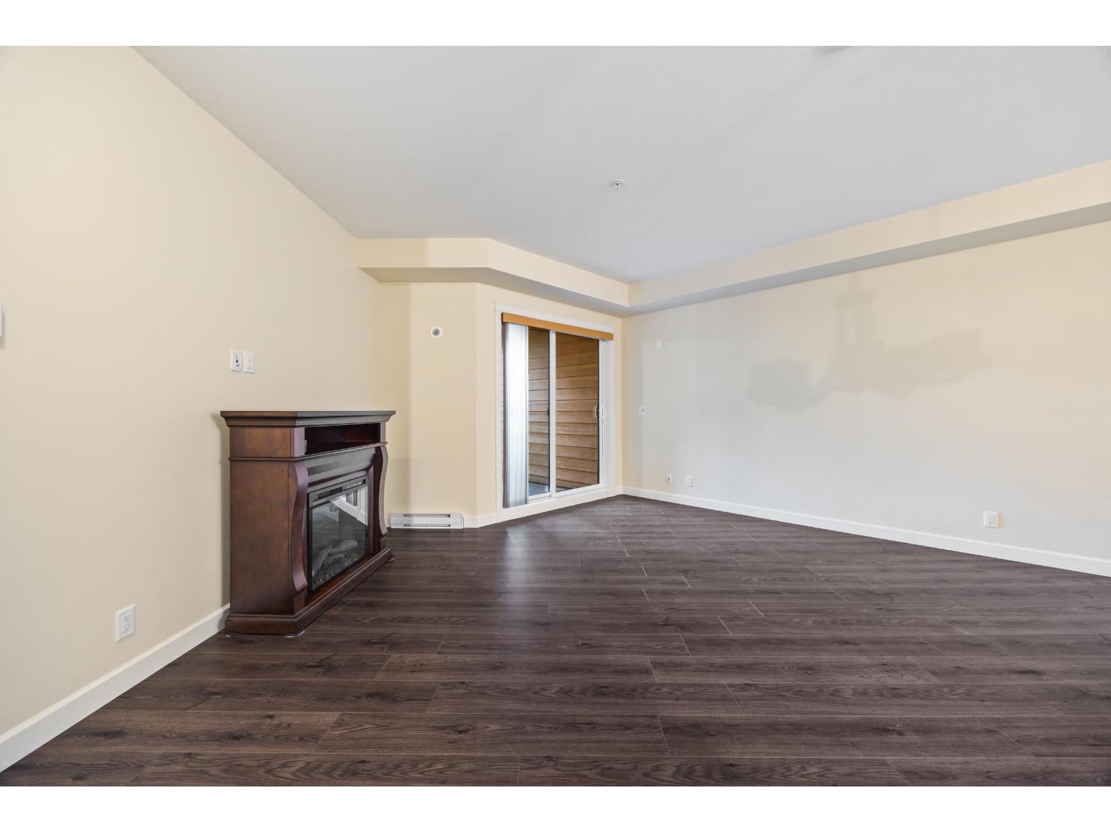 408 20376 86 Avenue Property Photo 4